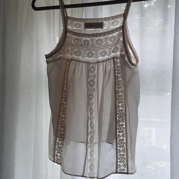 Sheer Apron Lace Tank - Picture 8 of 12